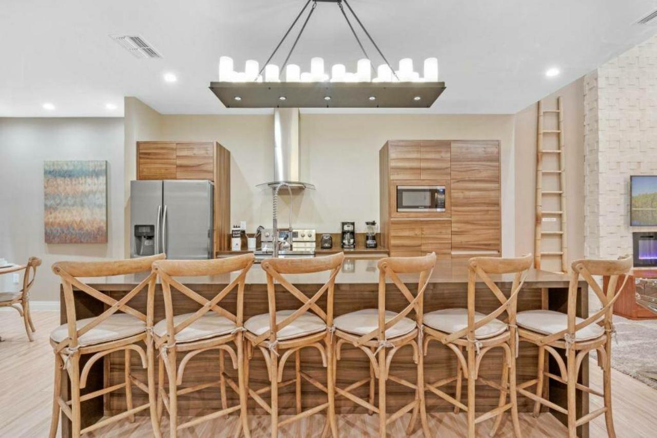 Beautiful 4 - Close To 7505 Holiday home